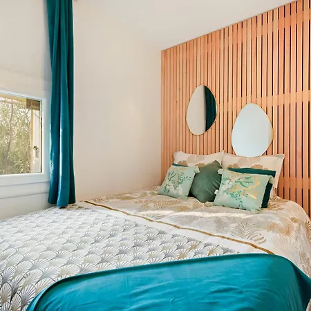 Vila Soleil Levant With Terrace Near The