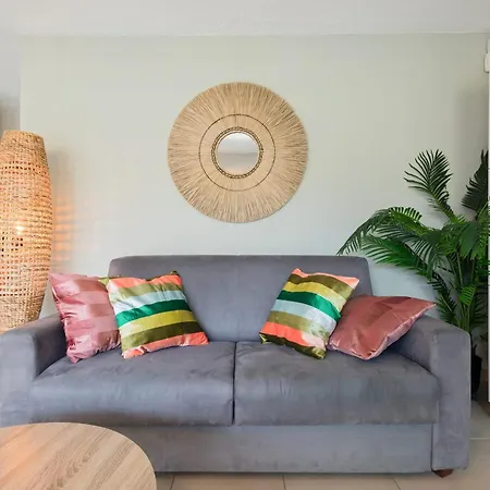 Vila Soleil Levant With Terrace Near The Agde