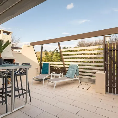 Soleil Levant With Terrace Near The Vila *