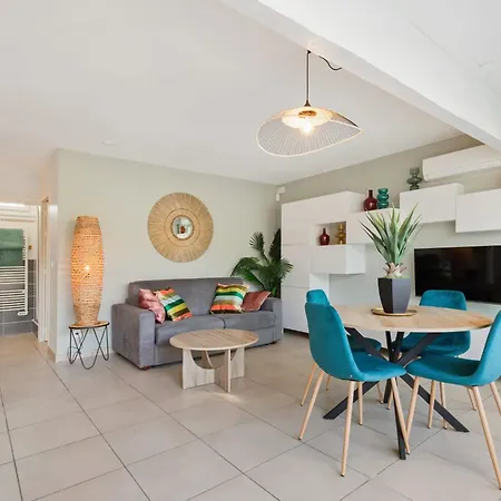 Soleil Levant With Terrace Near The Vila Agde