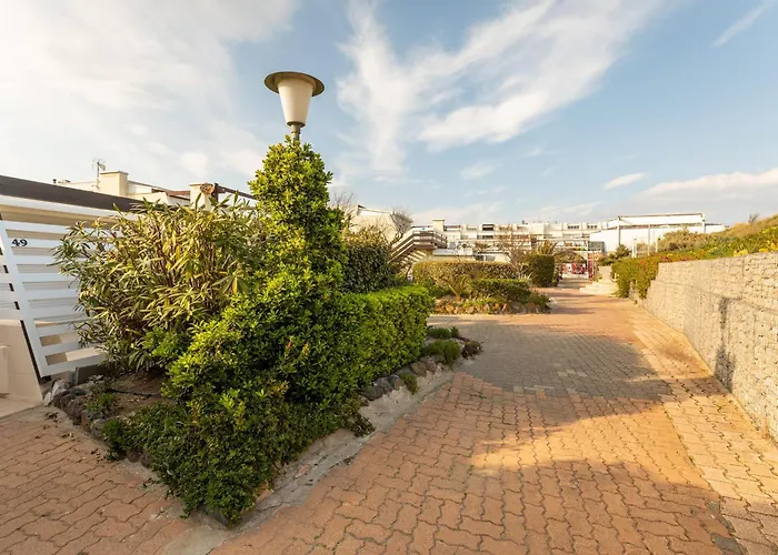 Soleil Levant Con Terraza Cerca De La Playa * Agde