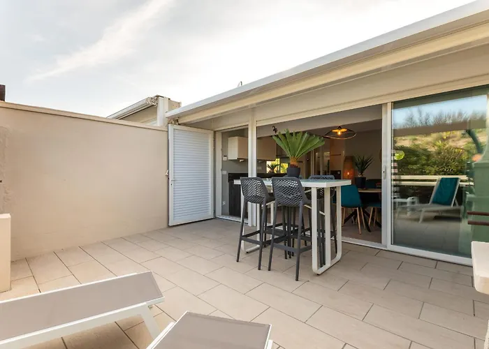 Soleil Levant Con Terraza Cerca De La Playa